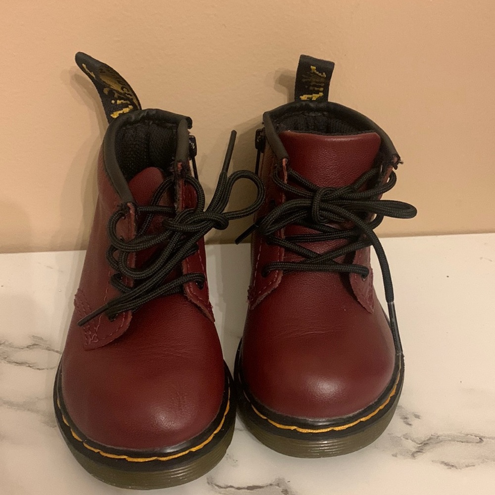 🔥🔥🔥Dr Martens Toddler Size 6 Unisex boots worn Once color Burgundy